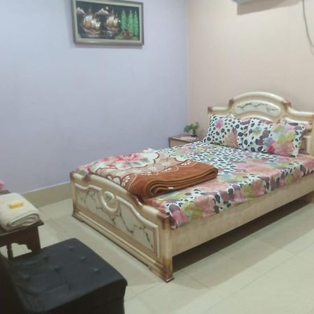 Palm Valley Hotel Sukkur Kültér fotó