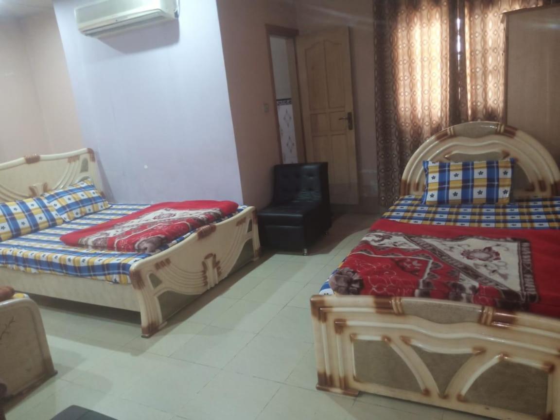 Palm Valley Hotel Sukkur Kültér fotó